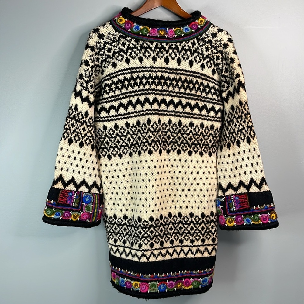 Hand Crafted Cream and Black Embroidered V-Neck Sweater - Picture 7 of 12